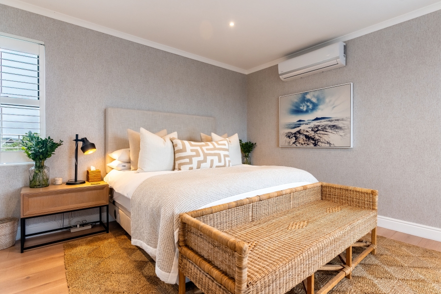 4 Bedroom Property for Sale in Lake Michelle Western Cape